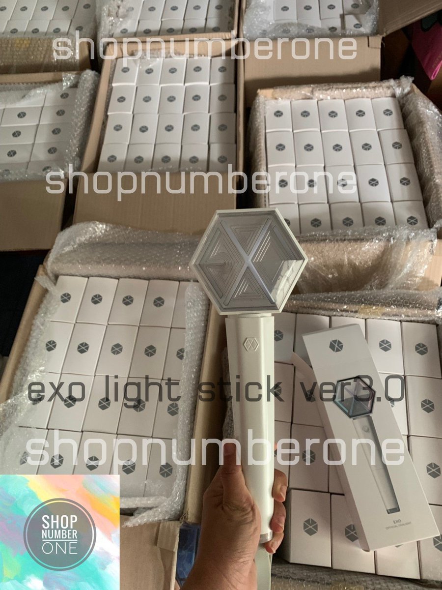 shopshopnumber1's tweet photo. plz rt #พร้อมส่ง 
❤️EXO OFFICE LIGHT STICK VER 3.0
-มีราคาส่ง 50แท่งขึ้นไป-
🖐️เลือกการ์ดได้
>https://t.co/I1632OtMGw
(อ่านในฟรอมเลยค่ะ)

#แท่งไฟEXO #exolightstickver3 
#ของสะสมexo #ตลาดนัดexo
#ตลาดนัดsm #ตลาดนัดEXOL #ขายของสะสมexo #ตลาดนัดอซอ #EXOplOrationinBkk #EXOplOration https://t.co/PpF3OqnNNy