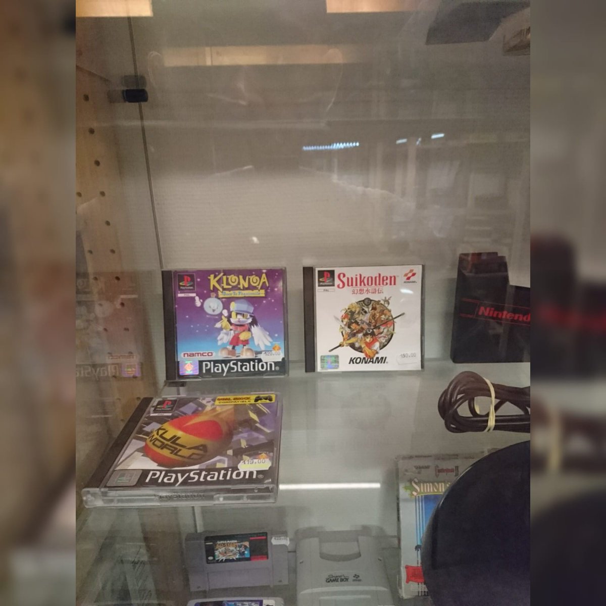 GrenobleGaming's tweet photo. JOUTE ET JEUX ร #grenoble
1 place Vaucanson
Un endroit dรฉdier a ses jeux de carte et sociรฉtรฉ avec un ptit coin retro et borne d'arcade.
Magasin sympa et accueillant,cette endroit comblera bien nombre q'y rendant sur place
#arcade #arcadesong #Retro #collection https://t.co/9Nh3mBG6uw