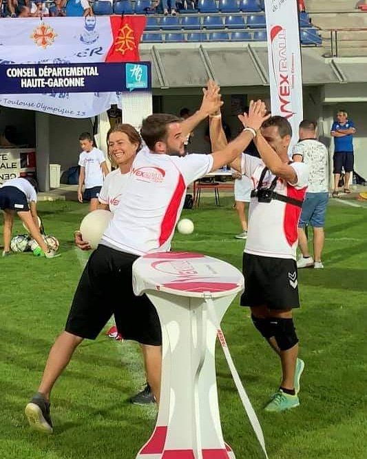 wexballsport's tweet photo. Une démo de #wexball à ciel ouvert et sur le gazon du stade Ernest-Argelès à #Toulouse.  Merci à @TOXIII pour l'accueil et cette superbe aventure !

Le Wexball est fier d'être 100% d'#occitanie

#wexball #WexballTour2019 #wex #rugby #toulouse #occitanie #together https://t.co/t14JRm5Ekd