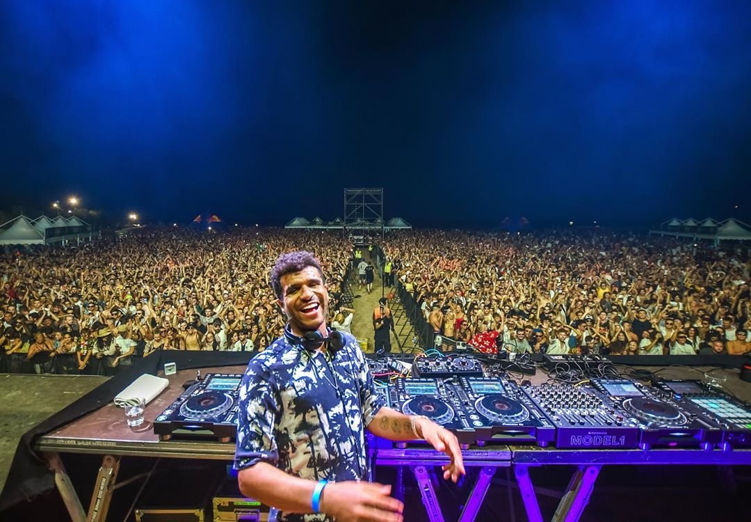 DefectedRecords's tweet image. Brand new #Rushing @beatport chart from @JamieJonesMusic, packed full of heat. 💥

beatport.com/chart/rushing-…