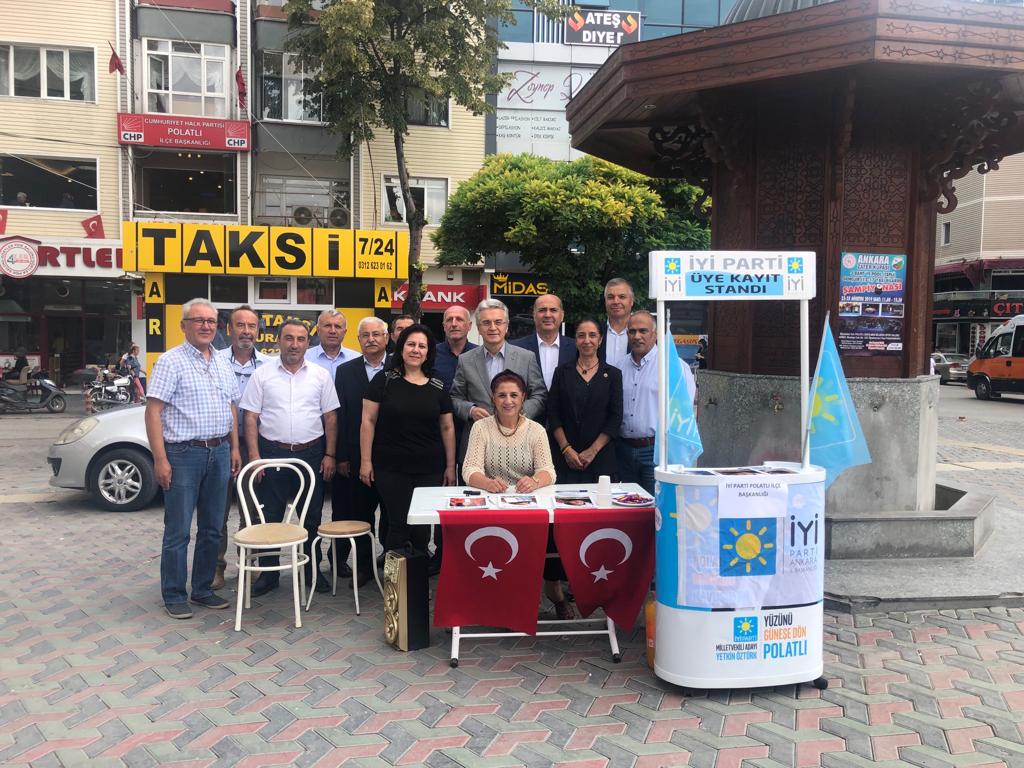 iyipartipolatli's tweet photo. CHP Milletvekilimiz BÜLENT KUŞOĞLU ve CHP ilçe teşkilatı İYİ PARTİ üyelik stantımızı ziyaret etmiştir. https://t.co/Eo8c8Jq4Ww