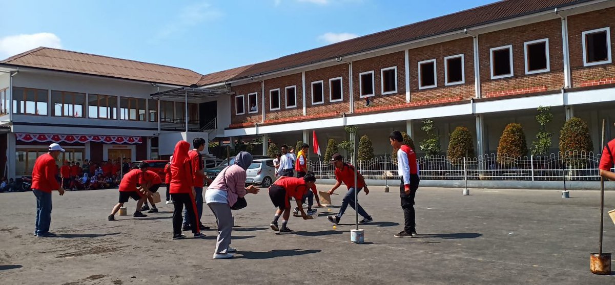 mochsofwan's tweet photo. Kegiatan perlombaan untuk memeriahkan kemerdekaan RI

#JalanSehatYPPTYess https://t.co/wugmbHzvxJ