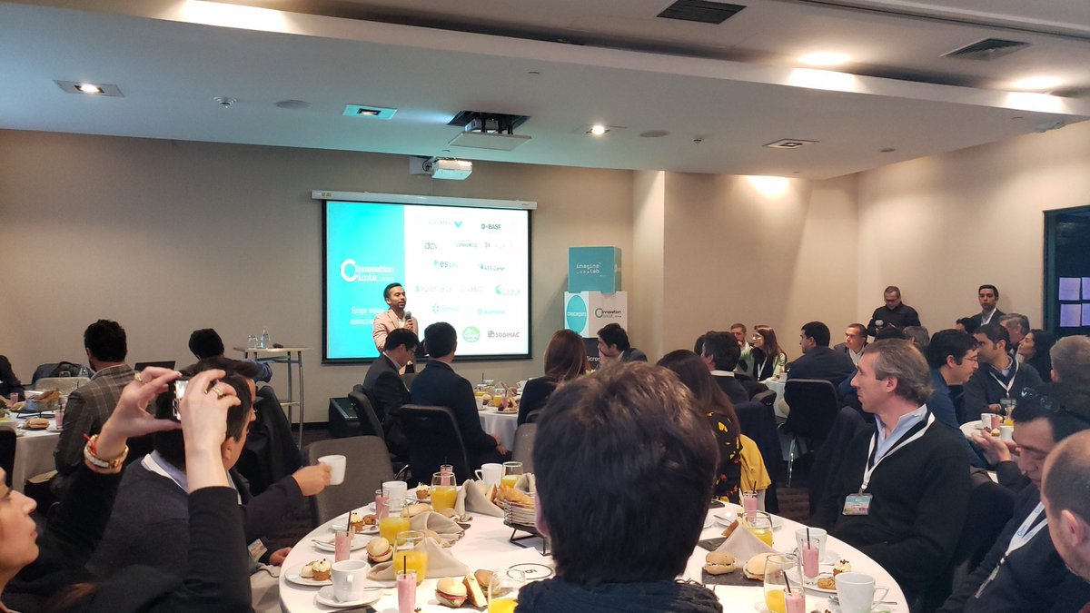 Ya estamos en #innovationcircle de @imaginelabchile viendo temas de Transformación Digital @esval_chile 💪💪💪🤯🤯