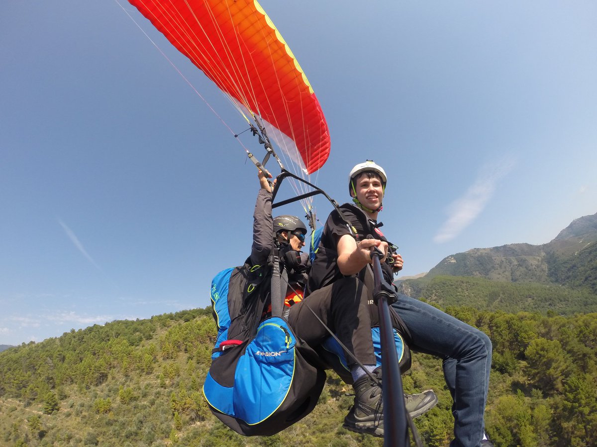 thomas_gaze's tweet photo. "Être libre comme l'air"

#parapente #air #vacances

📷 ABC D'AIR
©️ 2019 - Thomas GAZE à Sospel https://t.co/XMQ6RGzd6T