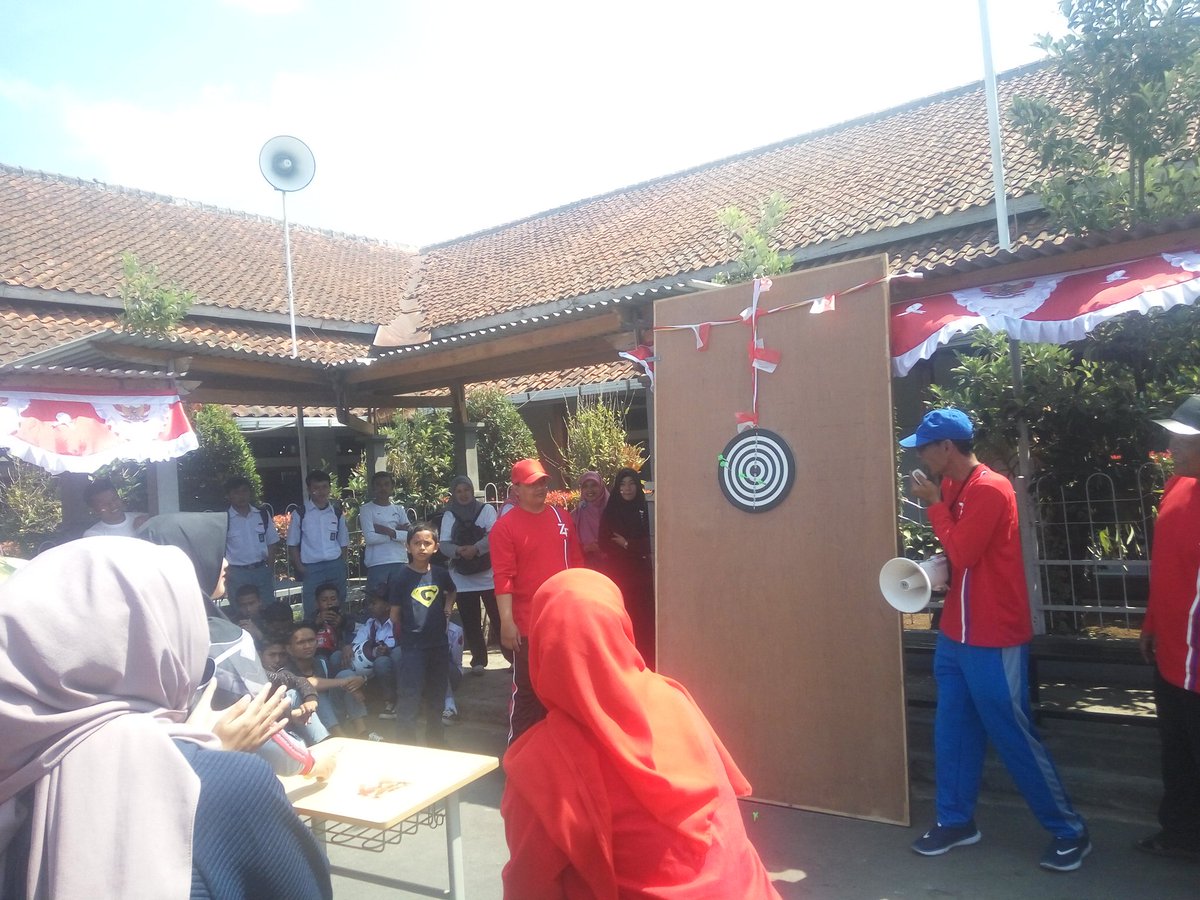 mochsofwan's tweet photo. Kegiatan perlombaan untuk memeriahkan kemerdekaan RI

#JalanSehatYPPTYess https://t.co/sTcWh3e91H