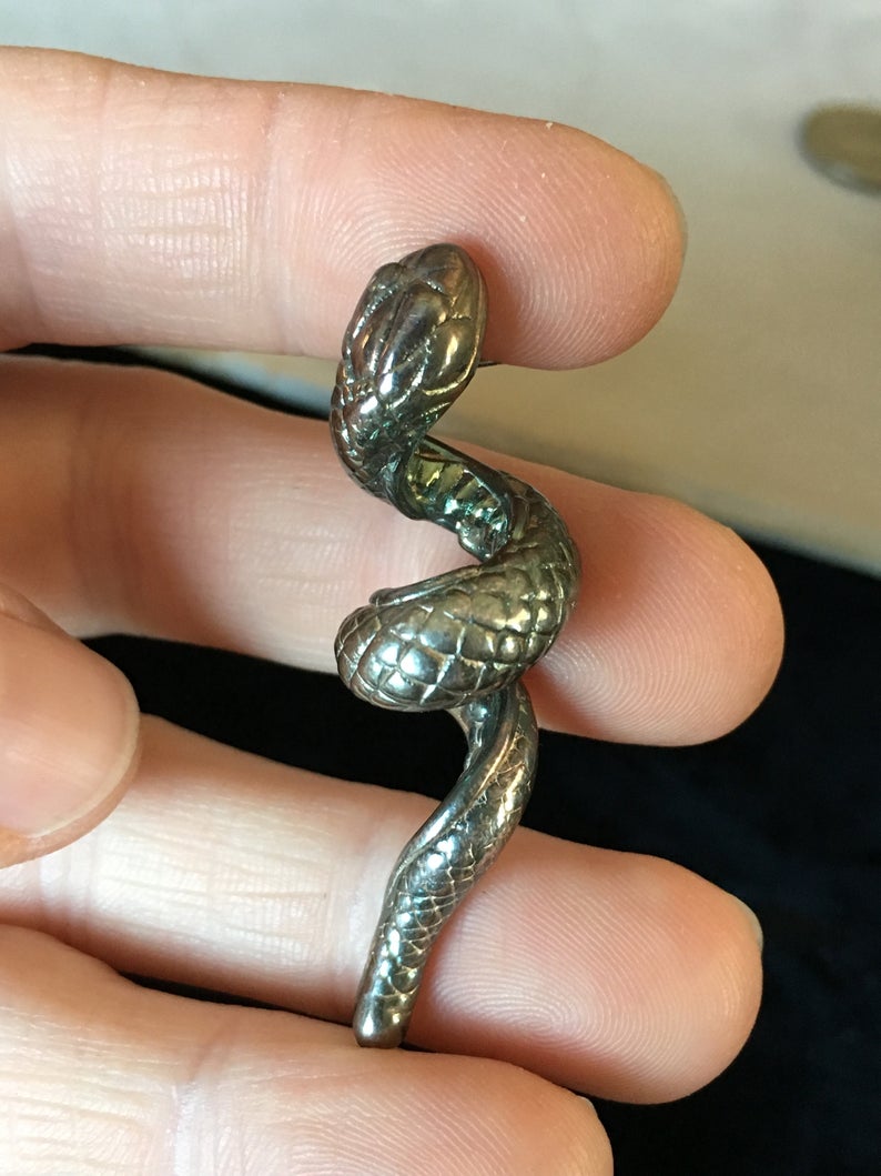OddsRecycled's tweet photo. Sterling Silver Spiral Snake Earrings
https://t.co/6R9LkpmVb7 #snakes #funkyfinds #silversnake #RecycledOdds #SpecialTParty #etsyspecialt https://t.co/eafNRbu94o