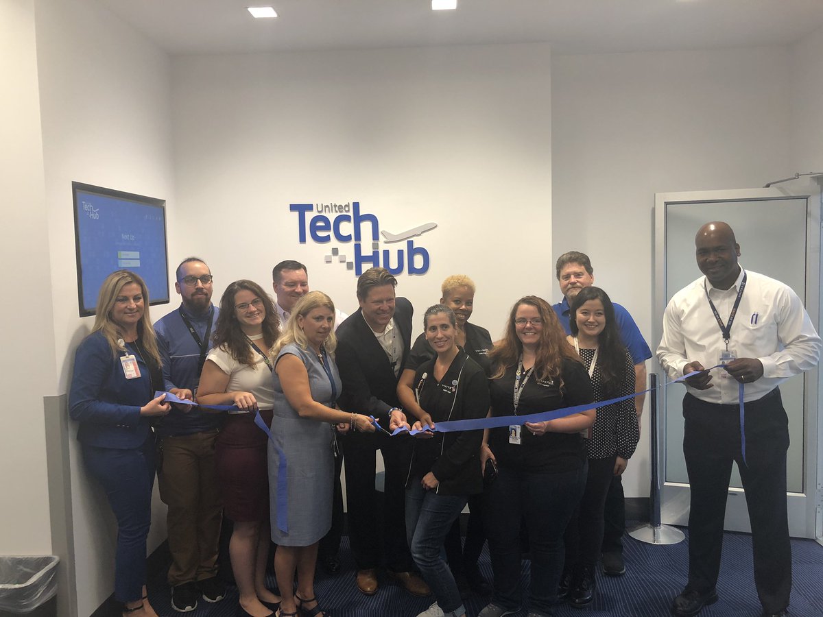 Laurakohl3's tweet photo. First Airport Techhub opening at EWR. New DT support channel for our employees. More hubs coming soon. Thanks to @EWRmike, CRE and DT teams for the fabulous support! @weareunited #BeingUnited @ban96084 @Randy44317933 @silbahar @gavinmolloy @ljojo @jason_ual @mtaccino @ravioli67 https://t.co/EfEJkuhDgJ