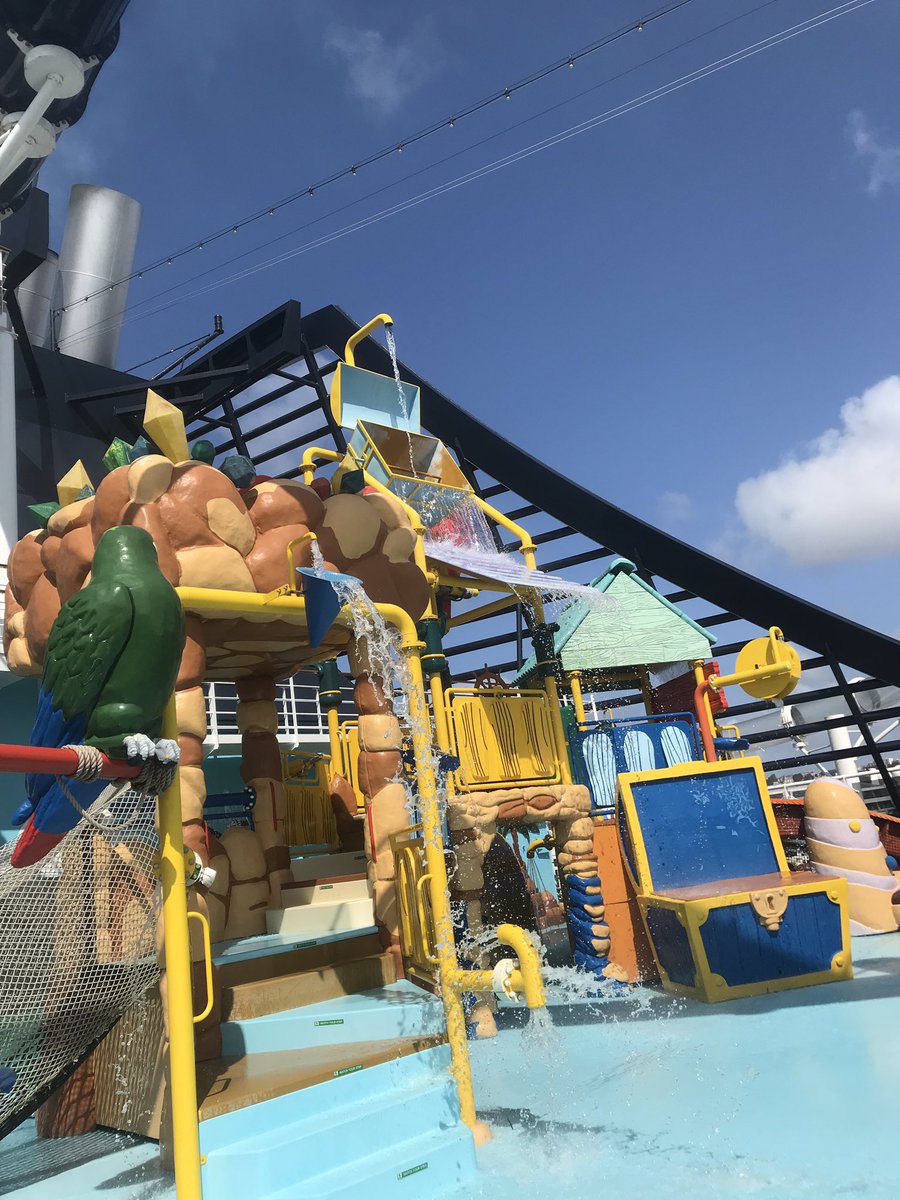 niamh2529's tweet image. If anyone is looking for me I’ll be hanging out in the kids adventure park all afternoon 😎 there’s a huge splash pool along with the biggest water slide that even goes over the edge of the ship 😱 @MSC_Cruises_UK @CruiseHolidayie #kidspool #msc #familycruise #ttot #familyholiday