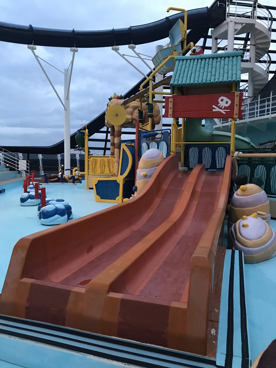 niamh2529's tweet image. If anyone is looking for me I’ll be hanging out in the kids adventure park all afternoon 😎 there’s a huge splash pool along with the biggest water slide that even goes over the edge of the ship 😱 @MSC_Cruises_UK @CruiseHolidayie #kidspool #msc #familycruise #ttot #familyholiday