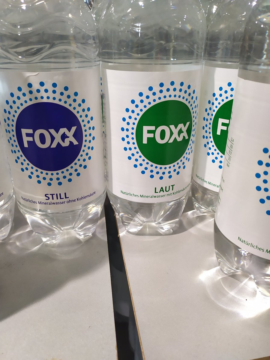 Travelling back from #Eurofurence #EF25 I took a break on the autobahn and found these in a shop :D

(Foxx silent and Foxx loud)

Soo I guess...
Foxes tag yourself?