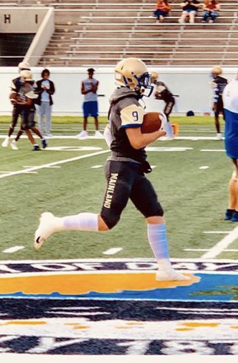 swilliamson74's tweet photo. Proud of him, he has worked his butt off since he was 4 yrs old. Junior year will be a big year. #MainlandBucs #WR https://t.co/GevKRSrKAu