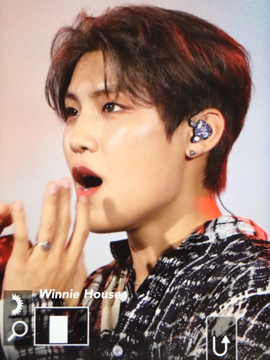 WinnieHouse's tweet photo. 190820
🍼
#PARKWOOJIN #AB6IX #박우진 #에이비식스 https://t.co/xueweqvyNm