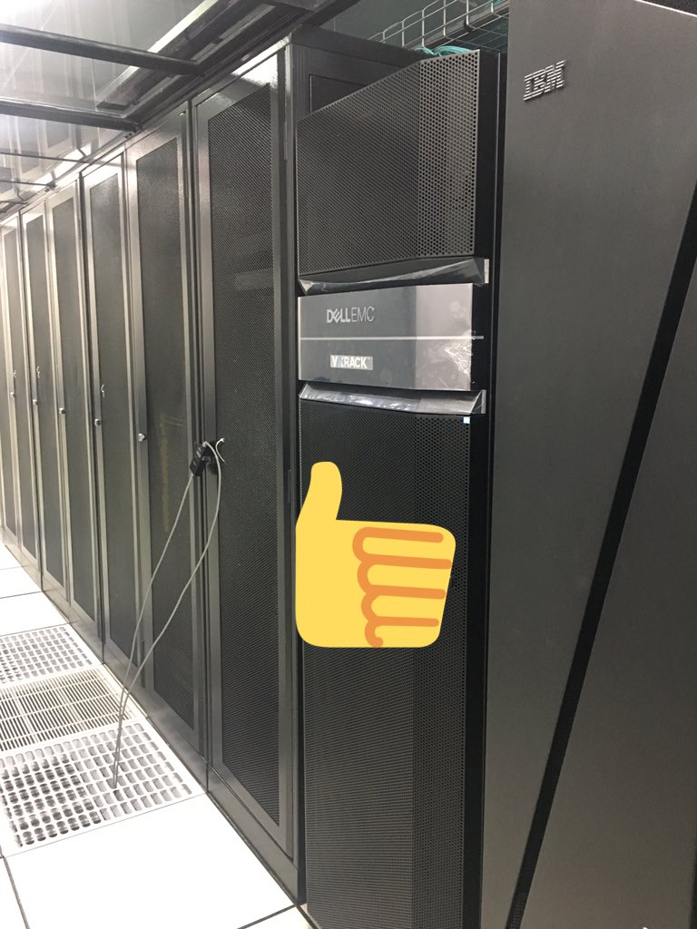 JayanthOnCloud's tweet photo. Dell EMC #AzureStack OOB Experience at #sifytech https://t.co/vQeQUXiERY