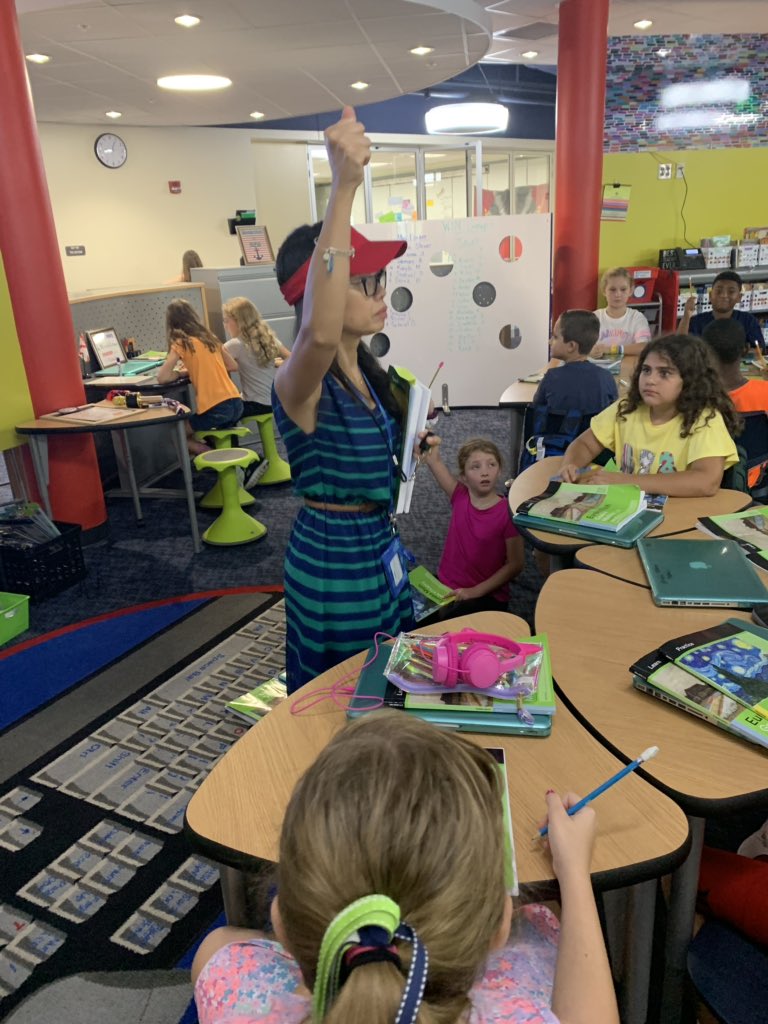 jnissenbauer13's tweet photo. When you co-teach you get Coach Tidwell and J Money!! #RoundingRap #FluencyPractice @SandersSMES #TTWSMES https://t.co/b4FcIBBC7N