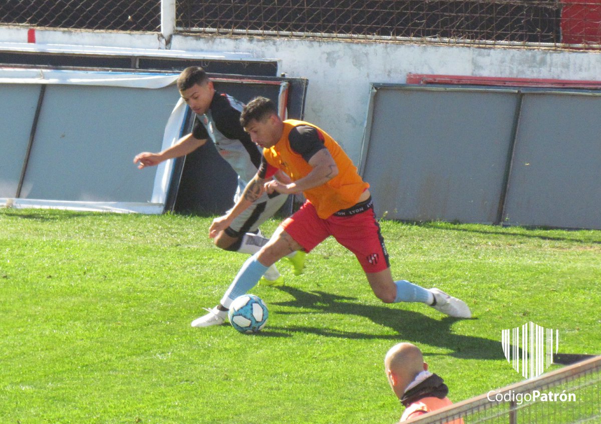 CodigoPatron_'s tweet photo. ⚽ #Amistoso | FINAL del PT
El remanente de #Patronato iguala 1-1 ante #CosmosFC. Tarragona al minuto de juego marcó para el Santo. https://t.co/FJgGmpBnnO