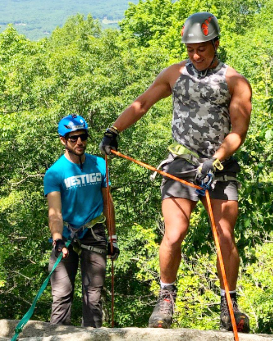VestigoCo's tweet photo. Consider this as your theme for the week: “Only those who dare to fail greatly can ever achieve greatly.” – Robert F. Kennedy 💯🚀
#vestigoco #adventure #awesome #hiking #outdoors #hikinglife #activelife #awesomelifestyle #trailrunning #globalpixels #rappelling https://t.co/Sz4ao1Vodg