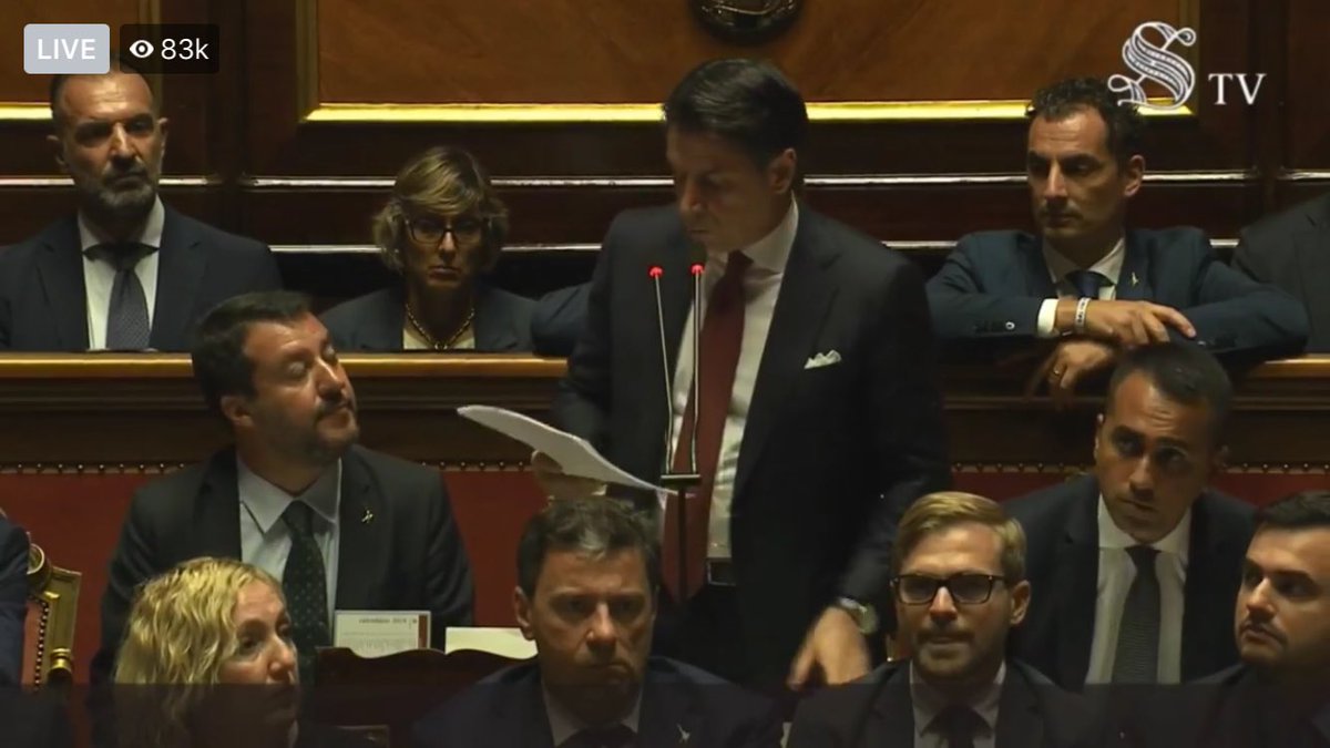 #Conte la tocca piano

#CrisiDiGoverno #DiMaio #Salvini