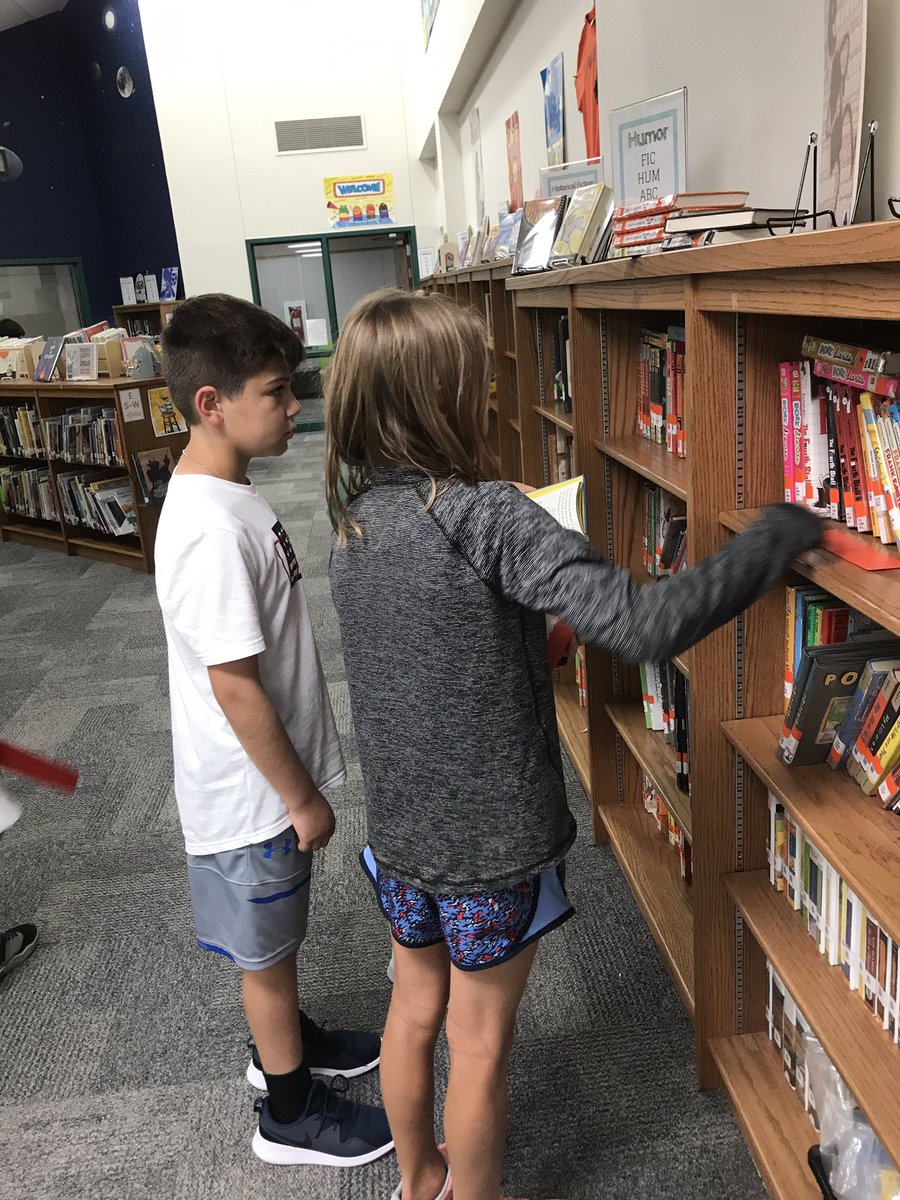 MissLimTCE's tweet photo. 4AB loves to read! Thanks @MrsHrubyTCE and @TCElibrary for helping us grow as readers! #tce4th #tcetexans https://t.co/q6D4S7t00m