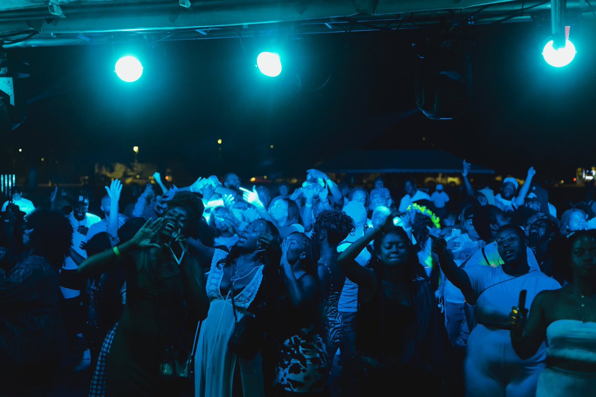 KindredxME's tweet photo. The #KindredFest crowd is so beautiful. We can’t say express how much we love each and every one of our Kinfolk 💙 https://t.co/PrYYDULjcl
