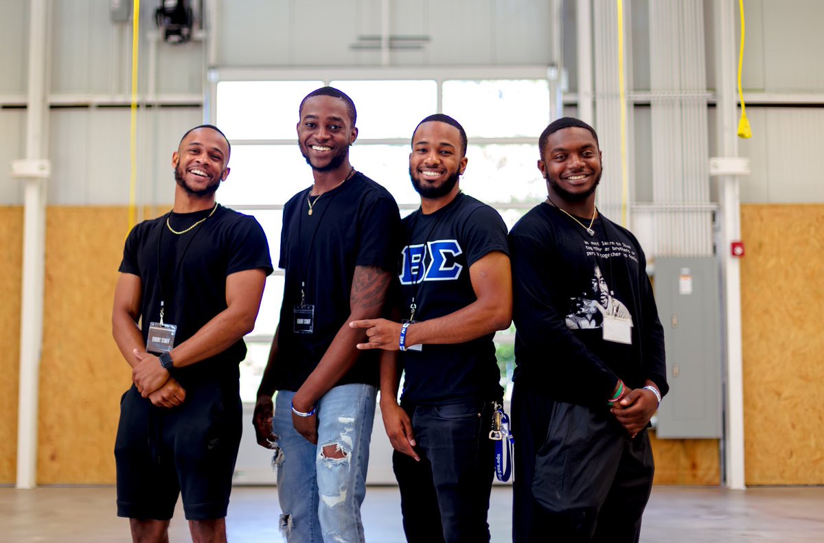 PiAlpha's tweet photo. Come out and meet some of the neos while you’re at it! 💙 https://t.co/yAJHKZmy8d