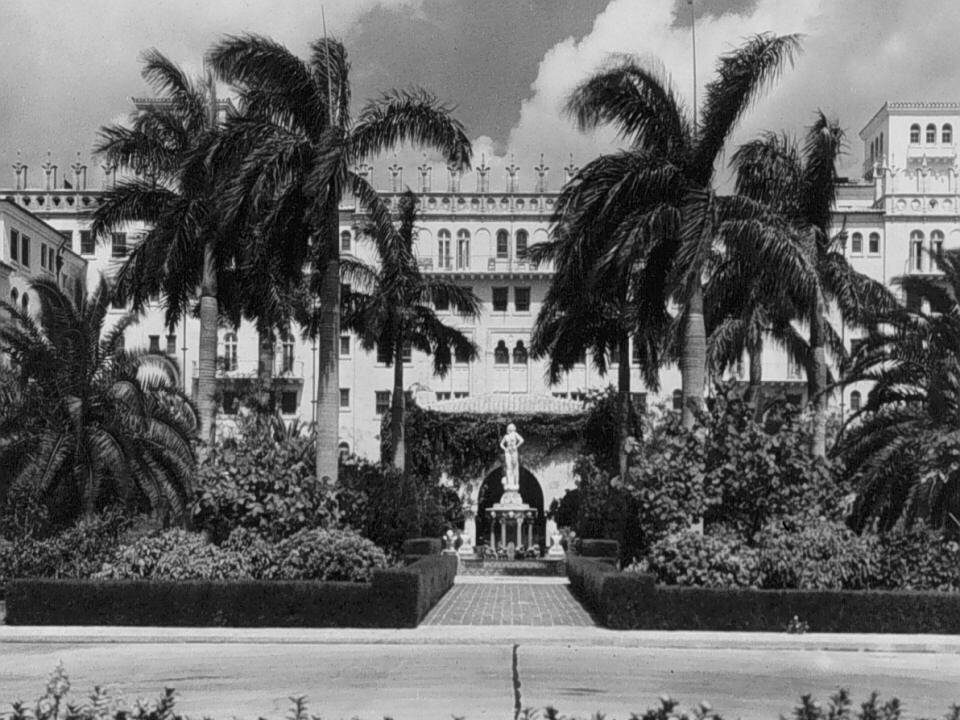 TheBocaRaton's tweet photo. Join us for a guided walking tour of our historic resort this Saturday, August 24, where you'll learn about its hotelier, design, and role throughout history. Reservations must be made by Friday, August 23 at noon. https://t.co/E3oKFtrUID https://t.co/1lF69jOlA1