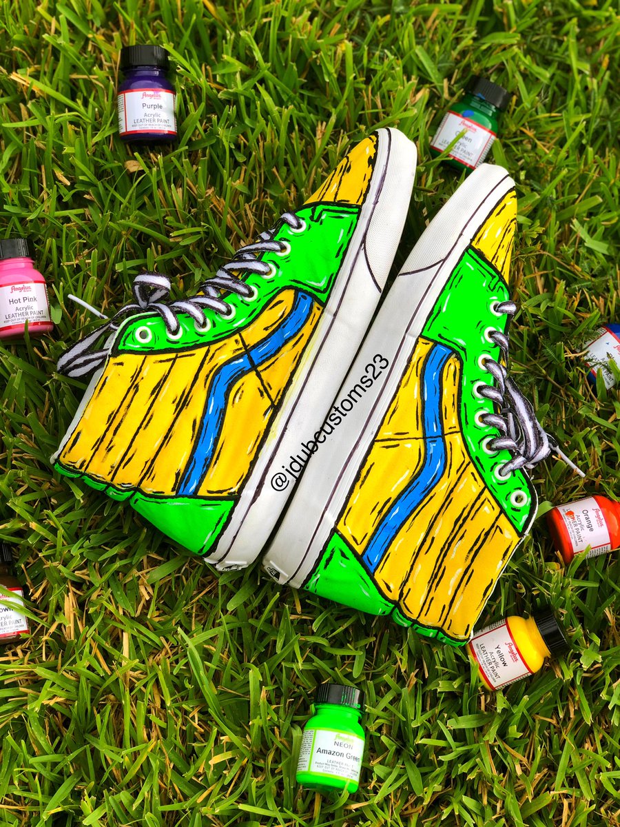 Jdubcustoms23's tweet photo. Cartoon custom vans ✏️💛💚💙FOR SALE!! (U.S. men’s-10 woman’s-11.5) Only $150 for this month!! @AngelusDirect @AngelusBrand @VANS_66 #Customs #Customshoes #customkicks #shoehead #sneakerhead #shoeart #angulus #anguluspaint #angulusshoes #igkicks #artistsonig #artistunderground https://t.co/mhjVugsVJa