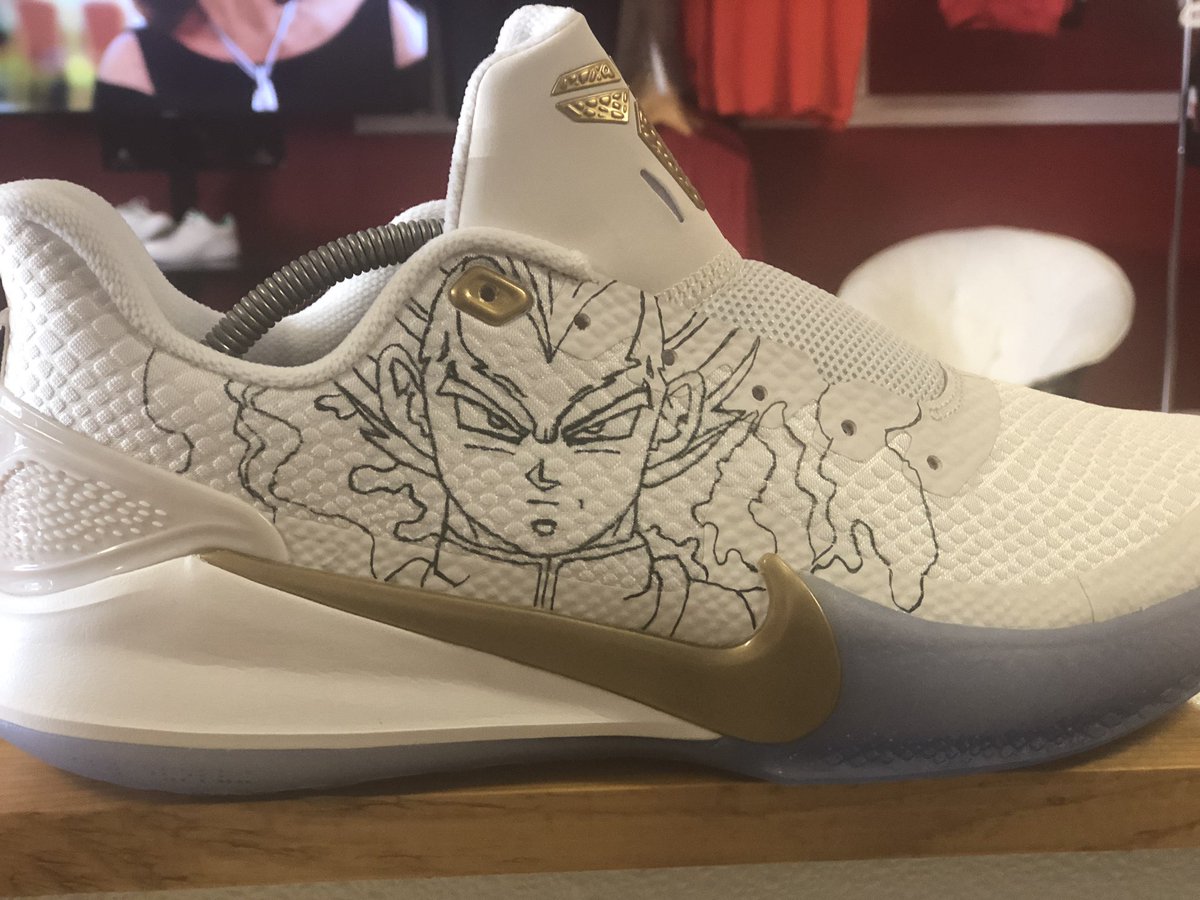 jmaup20's tweet photo. I WORK HARD EVERY MF DAAAYYYY!!
#vaLacedCustomsLLC #customsneakers #customkicks #nike #foams #kobes #jordan1s #spacejam #magic #dragonballZ #blessed #VA #2up2down https://t.co/x9MYJPAvgs