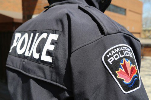 HPS is looking to identify the person(s) responsible for shooting a pellet gun at a moving car overnight. A 5-year-old passenger was hit in the cheek receiving minor injuries.   hamiltonpolice.on.ca/news/looking-t… #HamOnt