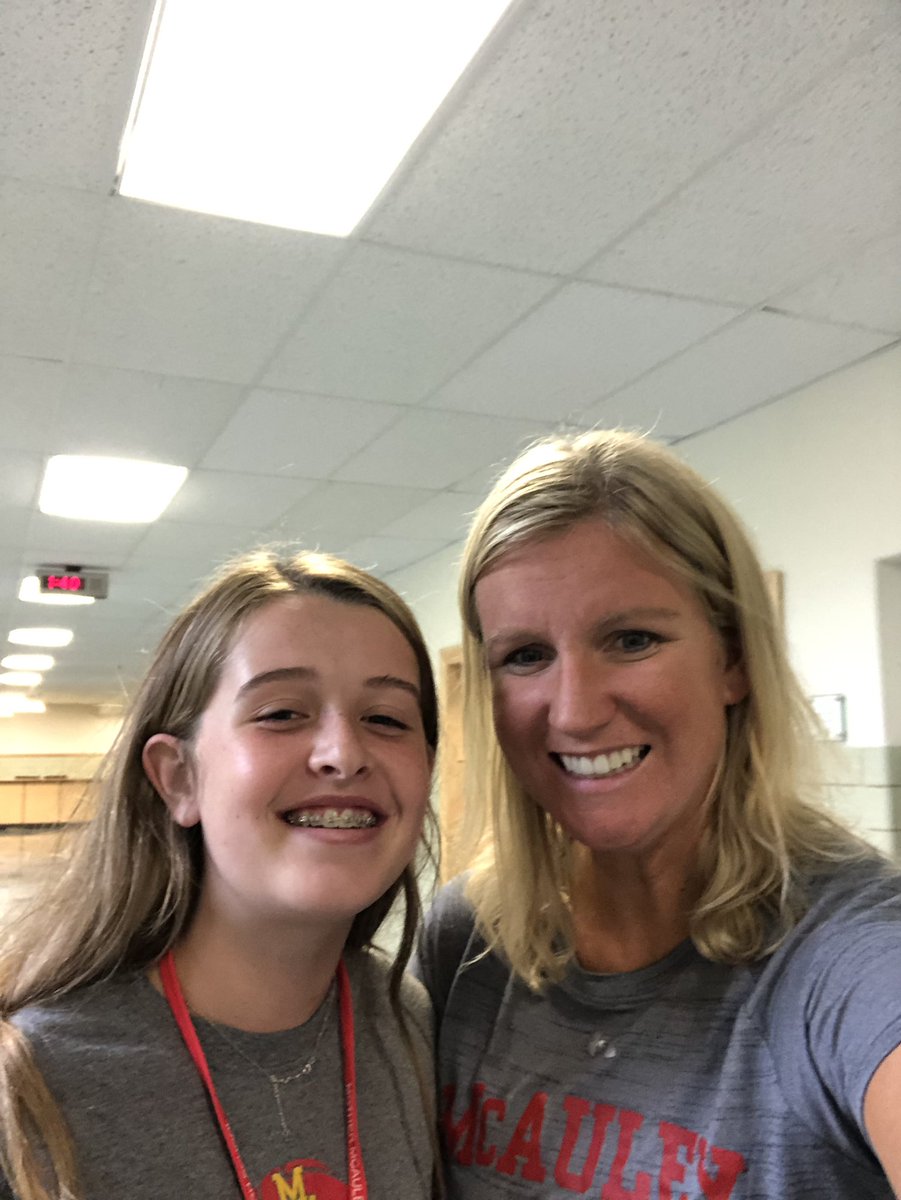 MMCGardner's tweet photo. Is it possible that the infamous Maryrose Sheridan is back for another run at MMC? We wish...Meet freshman, Elle King, doppelgänger for sure...#FutureM #legend https://t.co/Pa7eXCOaud