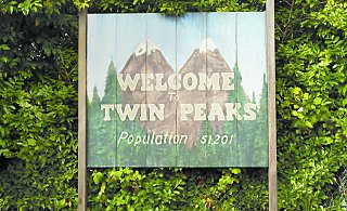 BlueRoseMag1's tweet photo. Happy #twinpeaksday All Day long there will be tons of #twinpeaks photos and sales so follow this Twitter account for more TP fun
#bluerosemagazine #davidlynch #markfrost #FWWM https://t.co/D0bBDNJyN5