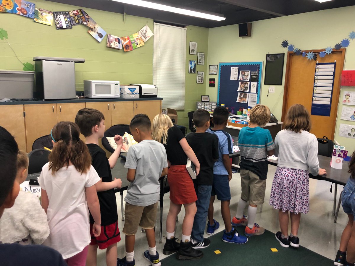alengnickhall's tweet photo. Intro to 3rd grade; we had some sharing, writing, challenges, and science experiments! This year is off to an excellent start! #aisdproud #cunninghamcreates https://t.co/qFM5SEHSHG