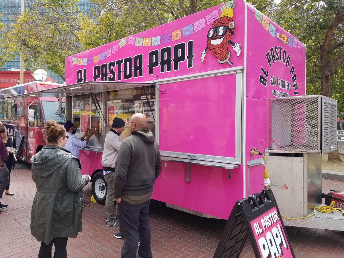 8ternellrn's tweet photo. Outchea supporting the homie @AlPastorPapi415. If you're in the SF UN Plaza area, get some! He'll be out here til 2pm. #AlPastorPapi #OffTheGrid https://t.co/gncDE3ozWO