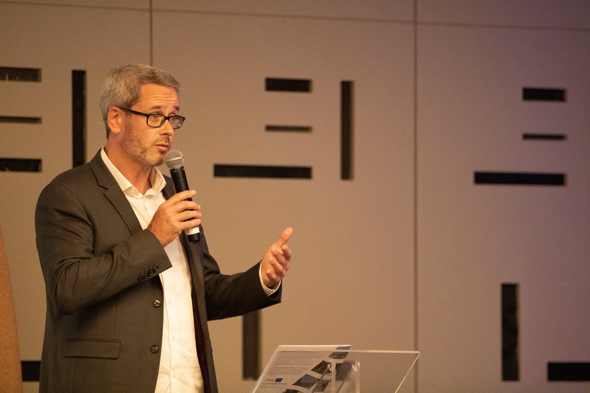 surfridereurope's tweet photo. 📢 Les conférences du Pavillon Océan s'ouvrent avec les mots de Florent Marcoux: "Le surfeur est le seul animal qui ressort de l’eau pour parler au monde de l’état de santé de l’Océan. C’est de là qu’est né le souhait de #SurfriderEurope de faire cet événement" #OceanCallForG7 https://t.co/I9q8k5aTG7