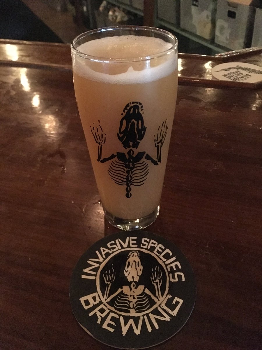 TrvlBreweryGuy's tweet photo. My second #Brewery last night was #InvasiveSpeciesBrewery. They have an #IPA named #Fabio that was my favorite. Also, the π from the #foodtruck was awesome. π» #TravelBreweryGuy #CraftBeer #FLBreweries #FtLauderdale https://t.co/XAksiyssFC