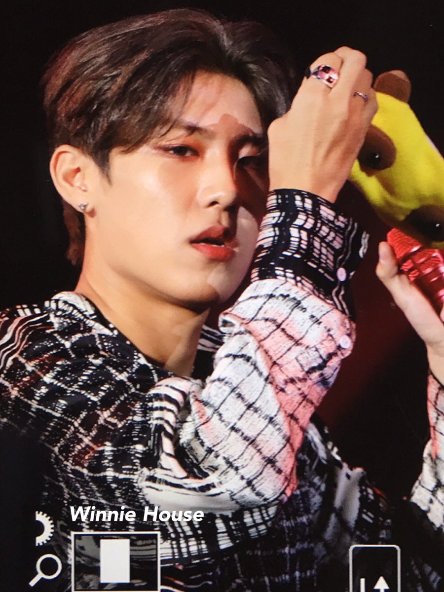 WinnieHouse's tweet photo. 190820
#PARKWOOJIN #AB6IX 
#박우진 #에이비식스 https://t.co/1v10KpFYdz