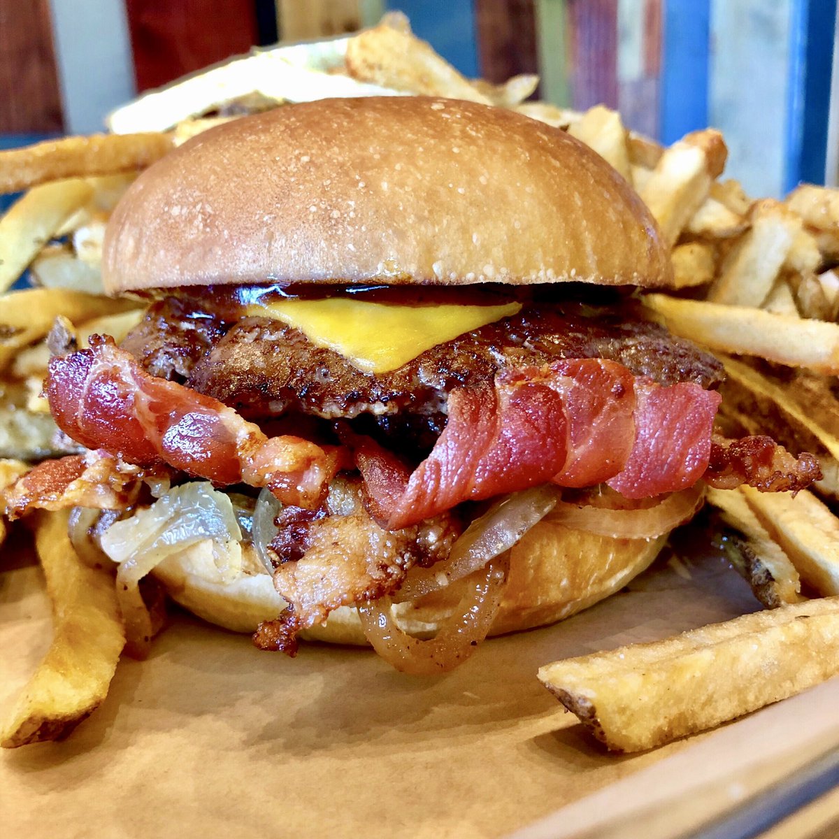 MOOYAHBurgers's tweet photo. Celebrate #NationalBaconLoversDay with our BIGGEST bonus yet... 25 Bonus Points on ANY purchase Today Only. 🥓📲🍔 #MOOYAH #baconlover #baconcheeseburger #bestburger #burgerandfries #baconlovers #ilovebacon #baconburger #baconday #baconlove #baconislove https://t.co/S4Wo4JfxEm https://t.co/1cPguPpTBx