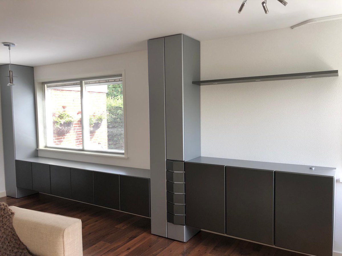 BanzBord's tweet photo. Een Banz Bord Alpha wandmeubel met sierhaard en een Banz Bord Bèta wandmeubel die recent geplaatst zijn bij een tevreden klant. https://t.co/oIfKJ0oEB4 https://t.co/oIE7Jrssjj