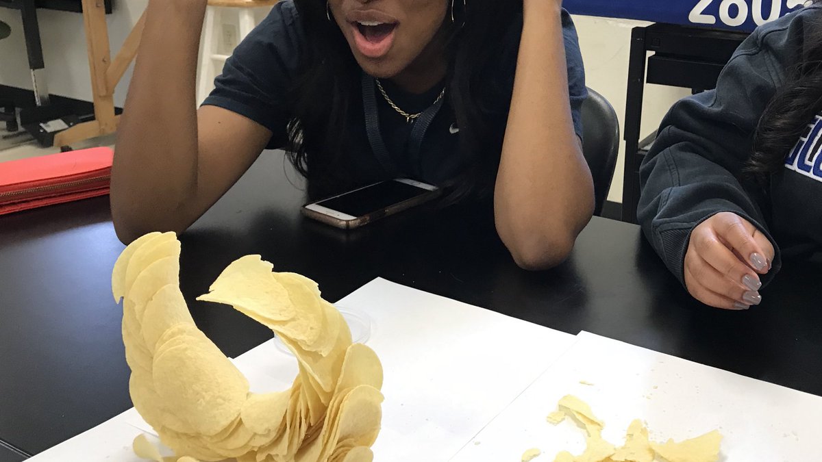 warrensworlds's tweet photo. Starting the school year off right! With some collaborative problem solving and a little fun! at Global HS.. @AnnaMarieWarre1 @Wax_GlobalHS @WaxahachieISD #GlobalHS #MakeSomething https://t.co/dnyvlR82Y0