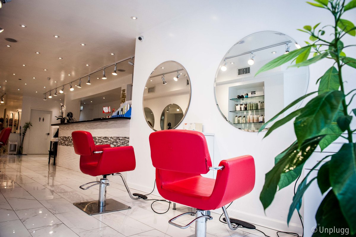 timetounplugg's tweet photo. Brows bent out of shape? You can get them touched up at this midtown salon. It's an easy but effective way to perk up your look 😋 #howiunplugg #ladiesandgents #unpluggpartner 

#NYC #beautytips #selfcare #salon #hair #haircut #eyebrows #waxing #unplugg #timetounplugg https://t.co/EjLb7tn3yj