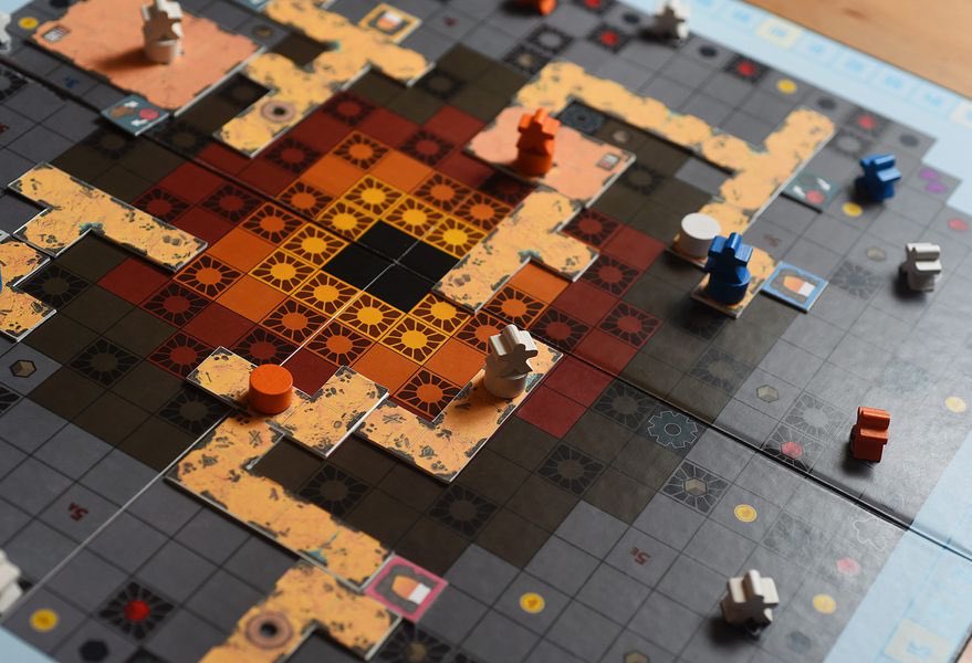 meepleydados's tweet photo. Repasando #juegosdemesa #boardgames de #gencon19 | #IntheHalloftheMountainKing es un tema de #Grieg que tendrá representación por la editorial #BurntIslandGames | Nuestro objetivo será reconstruir nuestro reinado troll con una mecánica innovadora de cascada de cartas. https://t.co/HlIDspR12p