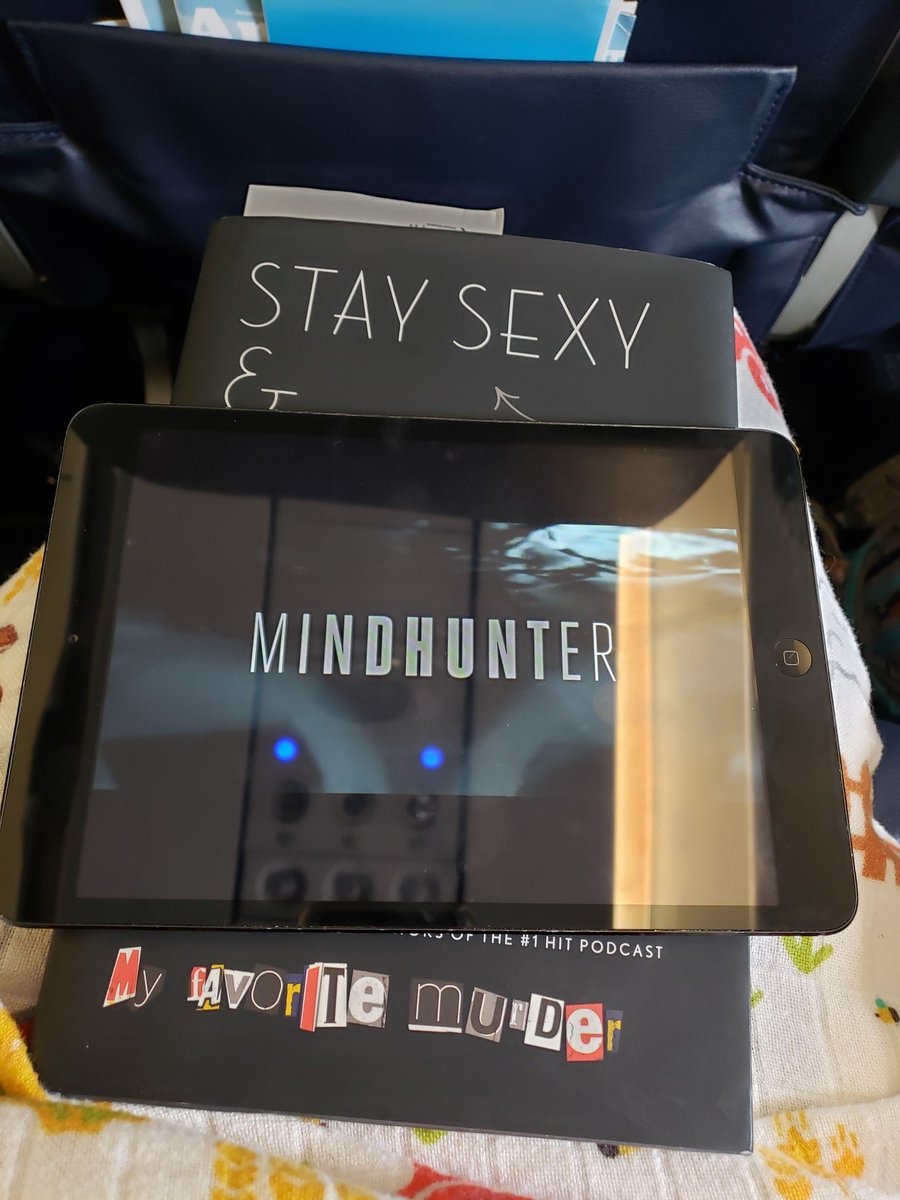 themeekerbeaker's tweet photo. Yep I'm that creep on the plane @MyFavMurder https://t.co/OO6ByK3eA7