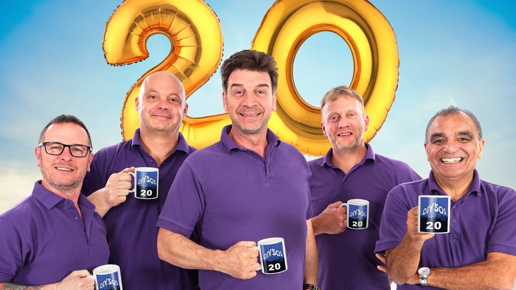 bbcpress's tweet image. 🏚➡🏡 To mark 20 years of #DIYSOS @MrNickKnowles hits the road to revisit some of the biggest and most challenging builds from the @BBCOne series: bbc.in/31Qbvyd #DIYSOS20