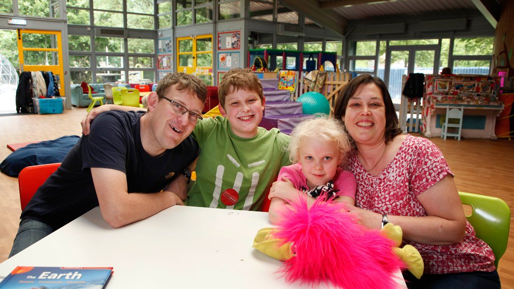 bbcpress's tweet image. 🏚➡🏡 To mark 20 years of #DIYSOS @MrNickKnowles hits the road to revisit some of the biggest and most challenging builds from the @BBCOne series: bbc.in/31Qbvyd #DIYSOS20