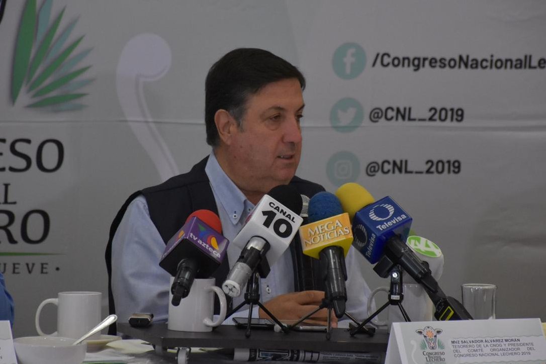 salvarezmor's tweet photo. El día de hoy se dieron a conocer los detalles del Tercer @CNL_2019  en las instalaciones de la @uganaderajal , que se llevara acabo el próximo 29 de agosto. @CNOG_MX @SaderJal @gremiolechero @COFOCALEC https://t.co/4IDTmwGAWi
