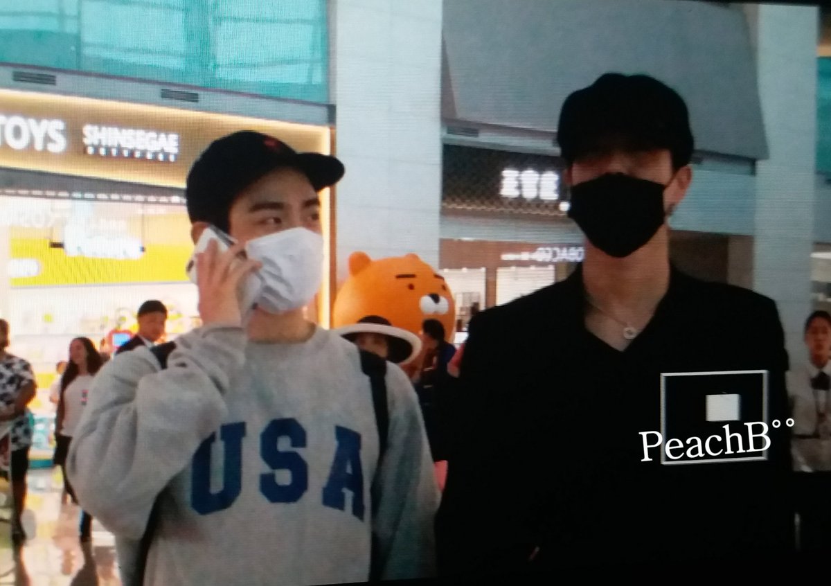 PeachJYB's tweet photo. 190820 ICN 인천출국 🍑🐜
-
@GOT7Official #GOT7 
#갓세븐 #Jinyoung #진영 https://t.co/o8jDngQMDI