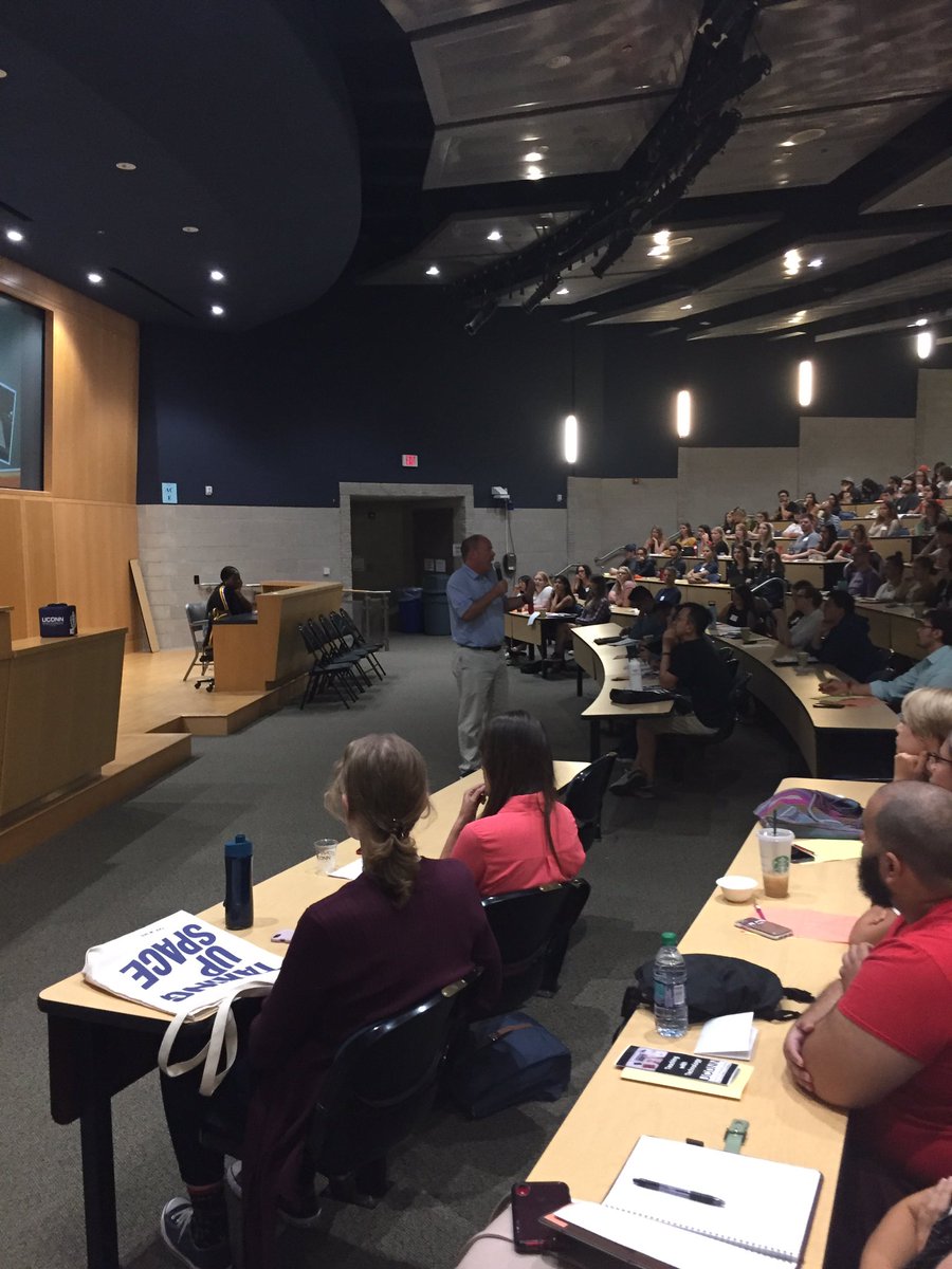 UConnFYP's tweet photo. Thanks @uconncetl for inviting us to speak at todayโs new TA Orientation. TAโs are so important to the success of our first year students! #welcometoUConn #inspireexcellence @UCBigL @UConnAAC @dto02002 https://t.co/1R4txnCy6o
