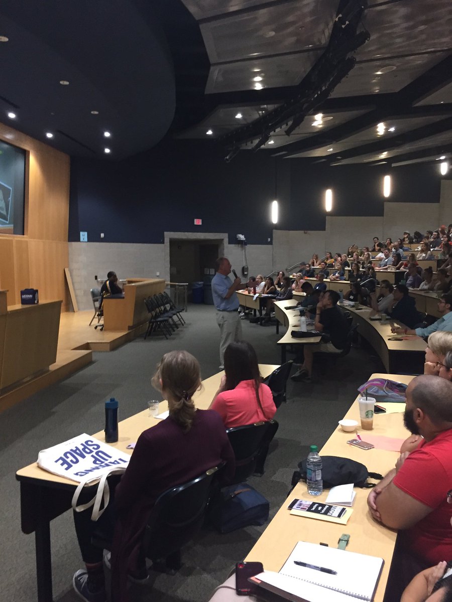 UConnFYP's tweet photo. Thanks @uconncetl for inviting us to speak at todayโs new TA Orientation. TAโs are so important to the success of our first year students! #welcometoUConn #inspireexcellence @UCBigL @UConnAAC @dto02002 https://t.co/1R4txnCy6o