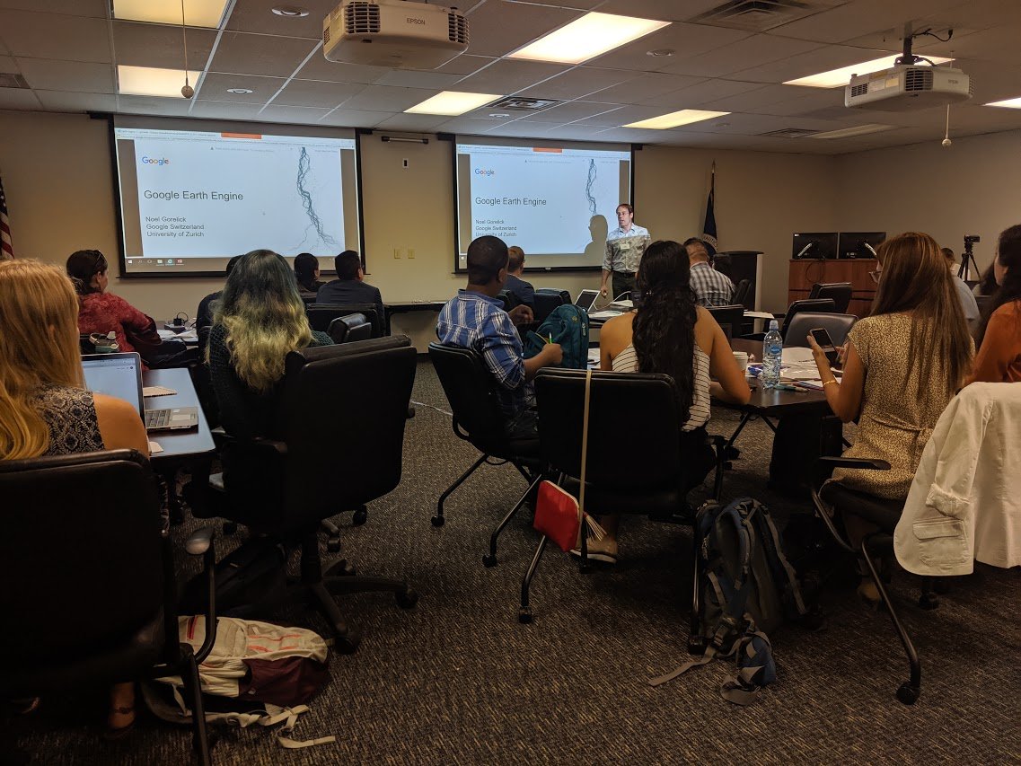 BzGEO's tweet photo. @africa_science @SERVIRGlobal @GlobalSilva @SilvaCarbon @simonestaiger @keherndon @EOcomms @puzzinicolau Hearing about @Google's #EarthEngine (#GEE) from one of the people who founded GEE along w/ @RebeccaTMoore and crew. Can it get any better than this? 🙂

Google's Noel Gorelick starts us off at the @SERVIRGlobal / @GlobalSilva State-of-the-Art Land Cover Change Methods workshop. https://t.co/N6KGyHq6DM