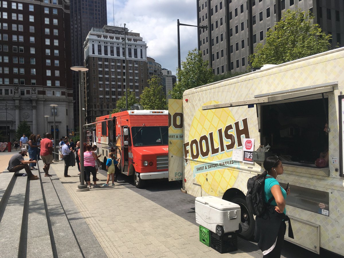 LOVEParkPhilly's tweet photo. Need a break from work? Stop by #lunchinlove❤️⬇️
Tues:
@MeatWagonBBQ🥓
@PitrucoPizza🍕
@chocittome🍫

Wed:
Tamay🌮
@Islandshackfood🍍

Thurs:
@papermillfoods🥑
@BrotherlyGrub1🥨
@pinkscoldtreats🍧

Fri:
@Schmearit🥯(7-10am)
Island Shack🍍
La Chocolatera🍫 
@foolishwaffles 🥞 https://t.co/JNKVo9MDbc