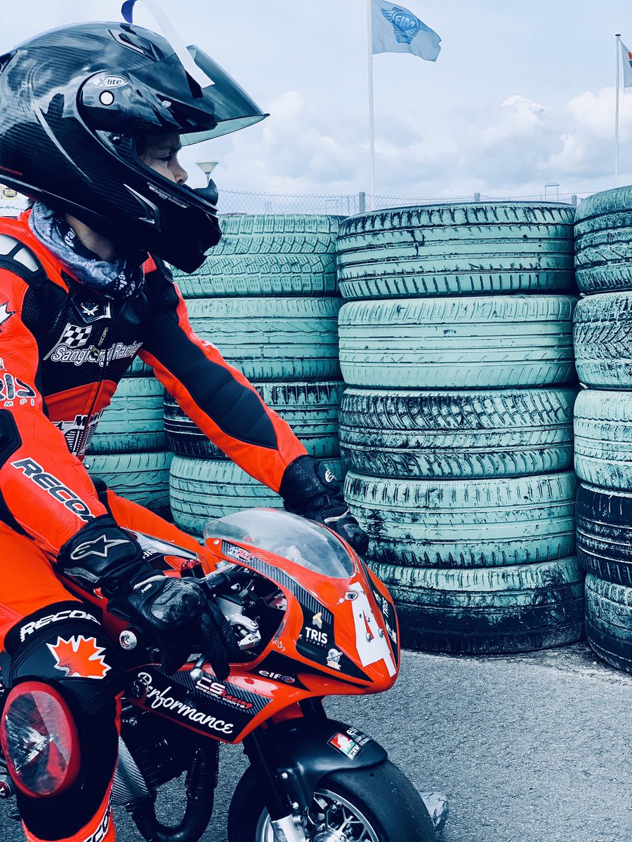 osrofficialteam's tweet photo. Domenica scorsa si è svolto l’europeo Minimoto ad Assen nel TT Junior Track e il nostro piccolo nano da combattimento Gabriel Tesini ha concluso con un bel settimo posto a ridosso dei primi. https://t.co/3s9a09Y0mo
